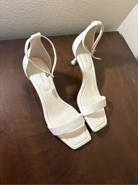 Vince Camuto White Ankle-Strap kitten Heel Sandals size 10
